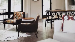 TV, fireplace, offices