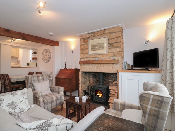 Living area - Scrambles Cottage (Stoke-sub-Hamdon)
