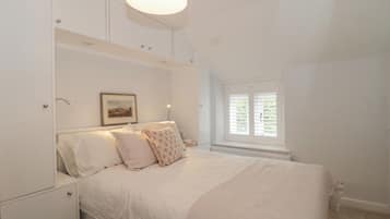 2 bedrooms, individually decorated, individually furnished, free WiFi