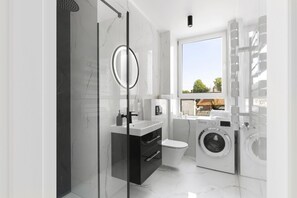 Classic Studio Suite | Bathroom - Elite Apartments Sopot Seaside (Sopot)