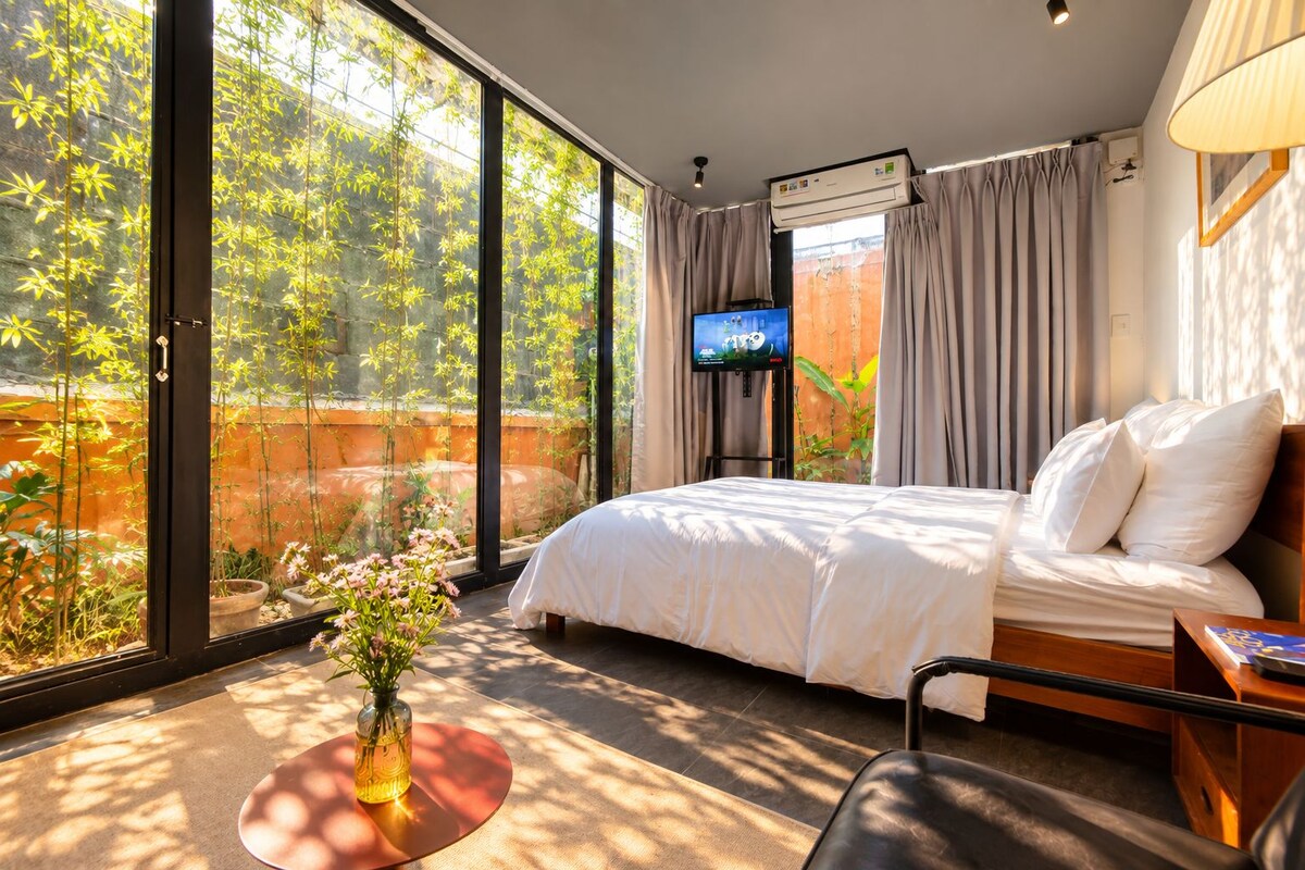 Forest Room | มินิบาร์, ตู้นิรภัยในห้องพัก, โต๊ะทำงาน, พื้นที่ทำงานแบบใช้แล็ปท็อป