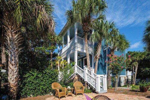 Bridges Cottage - Vintage in Heart of Cedar Key!