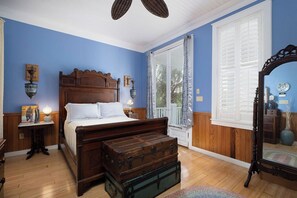 2 bedrooms, bed sheets - Bridges Cottage - Vintage in Heart of Cedar Key! (Cedar Key)