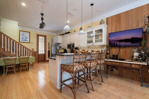 Dining - Bridges Cottage - Vintage in Heart of Cedar Key! (Cedar Key)