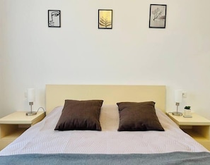 1 chambre, fer et planche à repasser, Wi-Fi gratuit, draps fournis