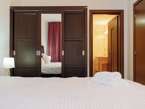 3 Schlafzimmer, Bügeleisen/Bügelbrett, WLAN, Bettwäsche