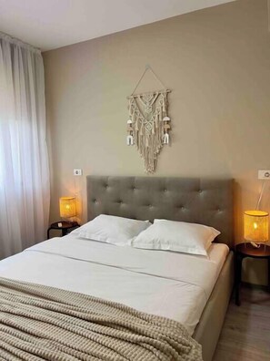 1 chambre, fer et planche à repasser, Wi-Fi gratuit, draps fournis