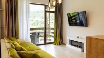 Smart-TV og peis