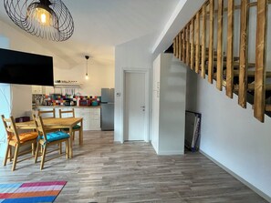 Dining - Chalet Cati Riverfront and Mountain View | Baby Crib (Bușteni)