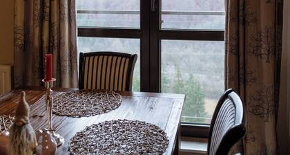 Constellation Loft Colina Marei: XBox and Baby Crib