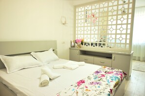1 dormitorio, tabla de planchar con plancha, wifi gratis y ropa de cama