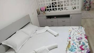 1 Schlafzimmer, Bügeleisen/Bügelbrett, kostenloses WLAN, Bettwäsche