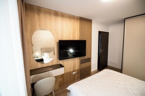 1 habitación, tabla de planchar con plancha, wifi y ropa de cama