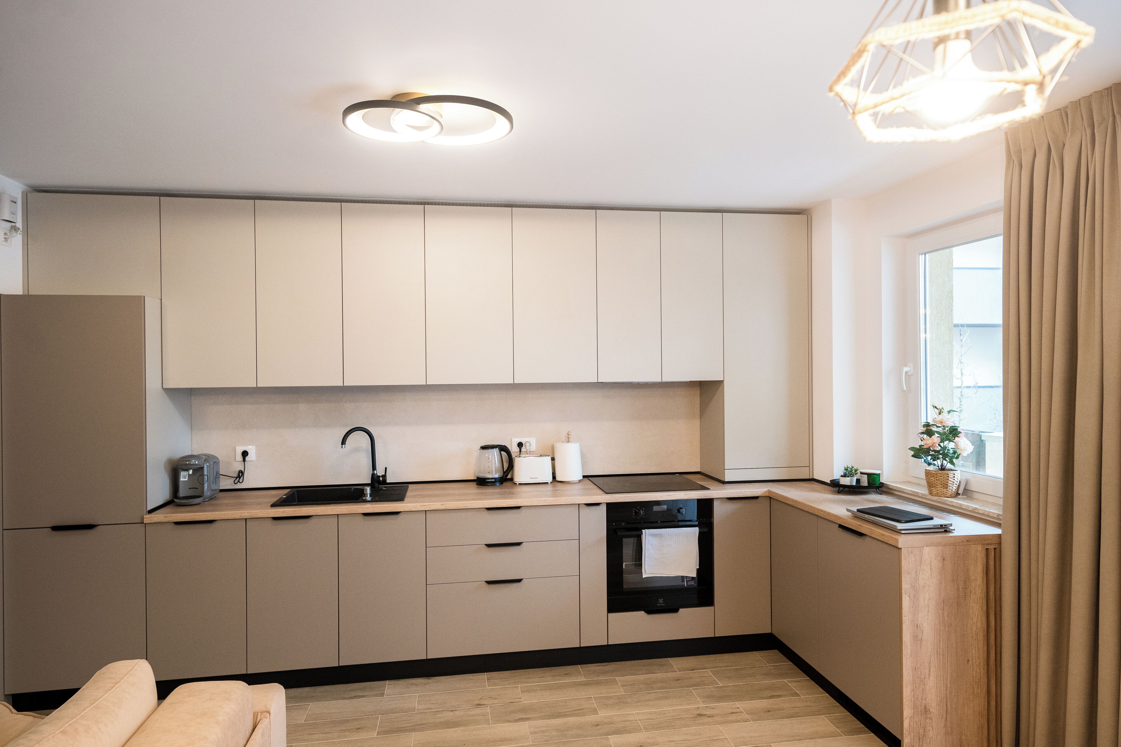 Refrigerador, horno, parrilla de estufa y lavavajillas 