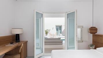 Junior Suite | 1 bedroom, premium bedding, minibar, desk