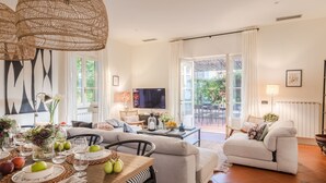 Ảnh chưa phân loại, 5 trong số 89 ảnh, nút