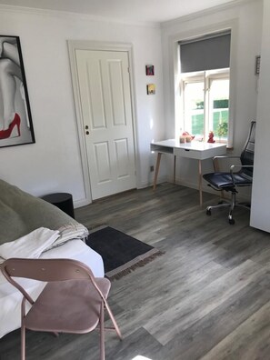 Pillowtop beds, individually decorated, individually furnished