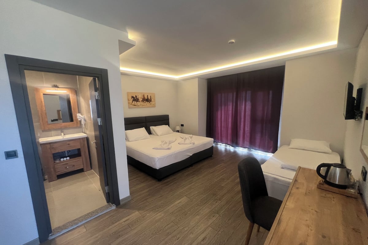 Standard Triple Room, Garden View | Free WiFi, bed sheets