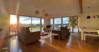 Maison de campagne avec jacuzzi et vue panoramique