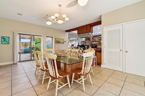Dining - Welcome to Sunset Sails & Wagging Tails! (St. George Island)