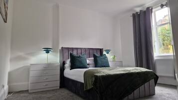 Rumah, Beberapa Tempat Tidur | 4 kamar tidur, Wi-Fi gratis, dan seprai linen