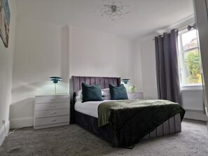 House, Multiple Beds | 4 bedrooms, free WiFi, bed sheets - Lovely 4-bed House in Nottingham- Mapperly Park (Nottingham)