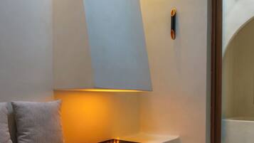 Suite Deluxe | Sábanas italianas Frette, ropa de cama de alta calidad y edredón