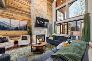 Smart TV, chimenea y tenis de mesa 