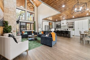 Smart TV, chimenea y tenis de mesa 