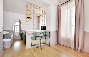 Iron/ironing board, travel cot, WiFi, bed sheets