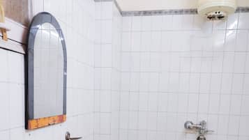Deluxe Double Room | Bathroom | Shower, slippers, bidet, towels