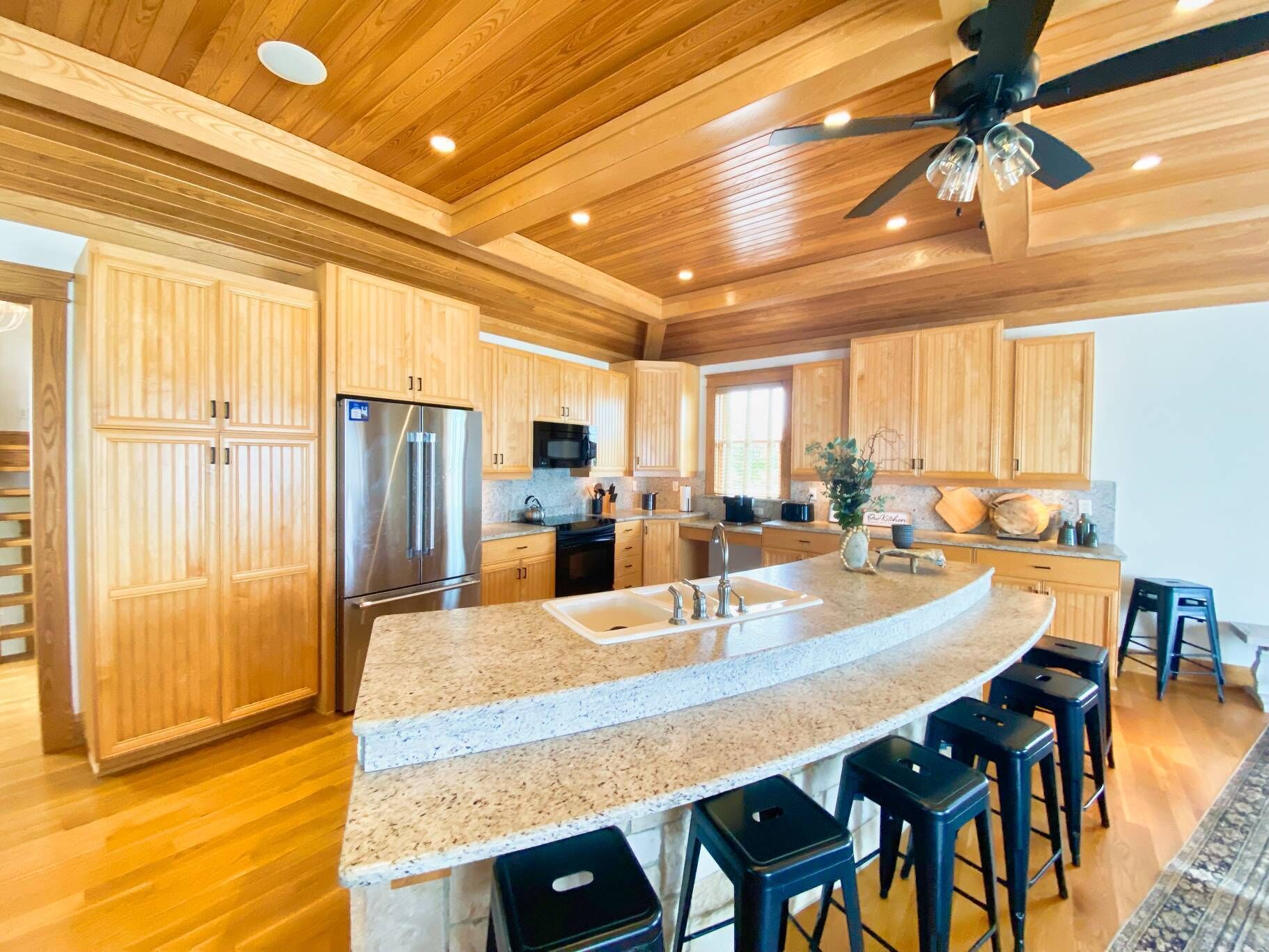 冰箱、微波炉、烤箱、炉灶