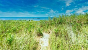 På stranden