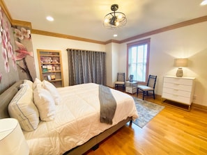 4 habitaciones, tabla de planchar con plancha, cuna de viaje y wifi 