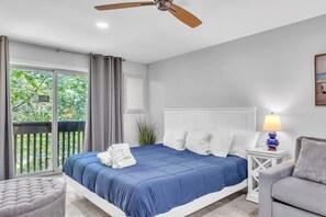 Tabla de planchar con plancha, wifi gratis y ropa de cama 