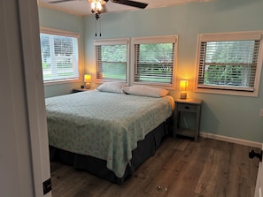 2 habitaciones, tabla de planchar con plancha, wifi y ropa de cama