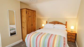 2 dormitorios, decoración individual, mobiliario individual