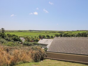 Property grounds - 2 Sunny Hill (Haverfordwest)