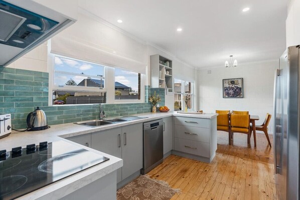 Fridge, oven, dishwasher, toaster