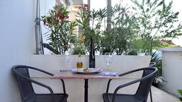 Apartment, 1 Bedroom, Smoking, Terrace | Outdoor dining