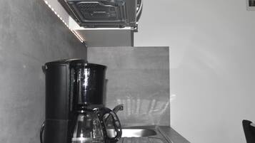 Apartment, 1 Bedroom, Smoking, Terrace | Private kitchen