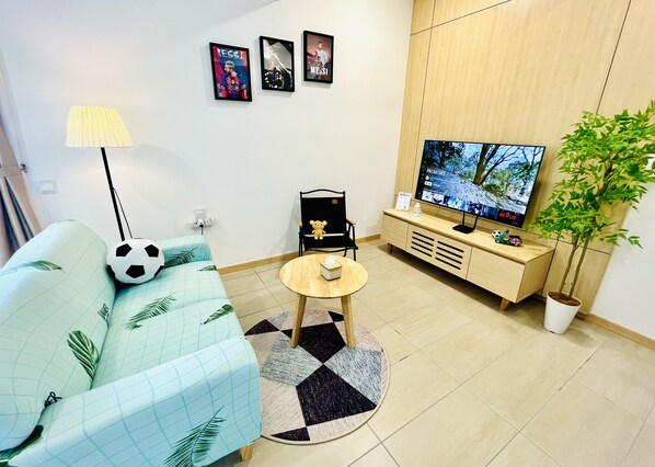 Living room - Stunning Seaview Cosy Studio Apartment In Melaka (Malacca City)