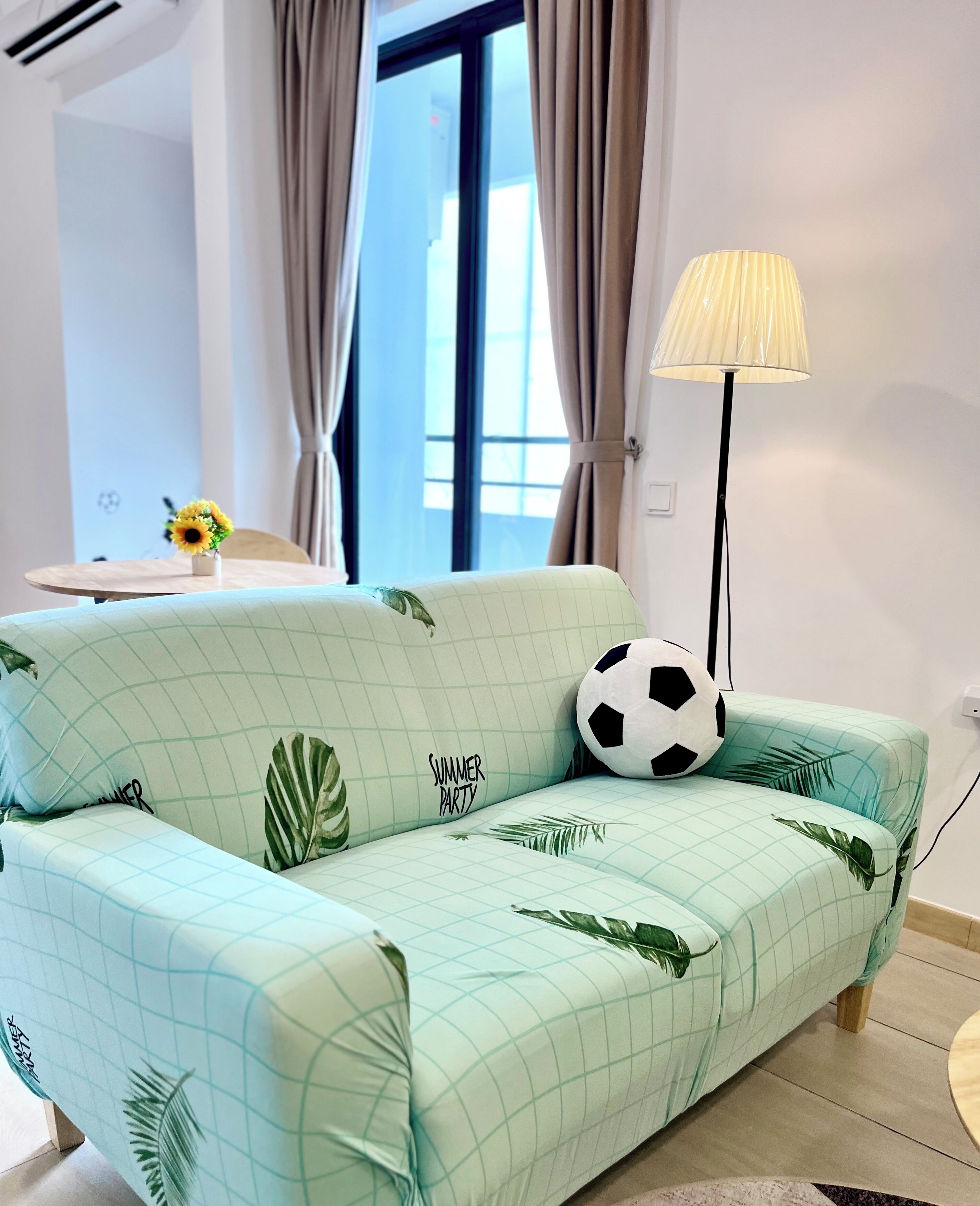 Apartment, 1 Bedroom, Balcony, Ocean View | Living area