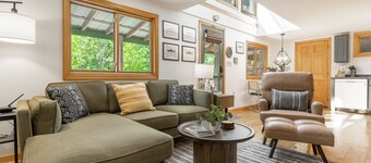 Stone Creek Cottage: PSU Creekside home on Spring Creek