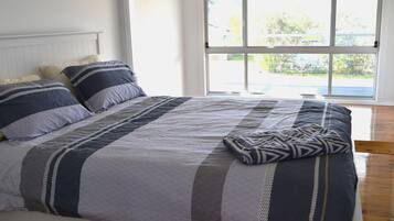 4 bedrooms, travel cot, free WiFi, bed sheets