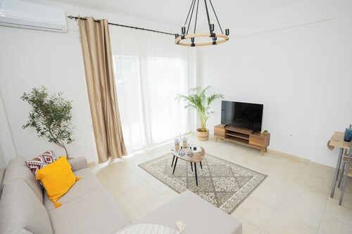 Leave Behind Every Concern and Come Relax in a Stylish, Newly Built Maisonette!