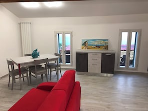 House, 1 Bedroom, Balcony, Garden View | Interior