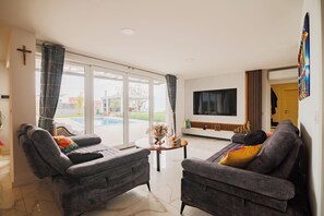 Villa | Living room | TV - Villa Srdella (Podstrana)