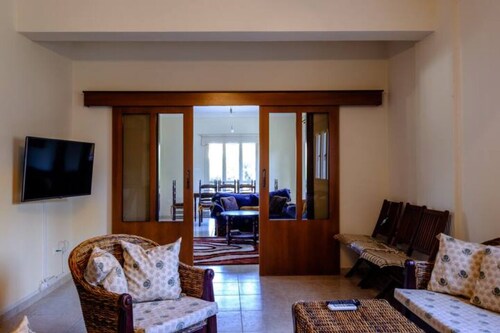 Luxurious Villa 15min From the Beach