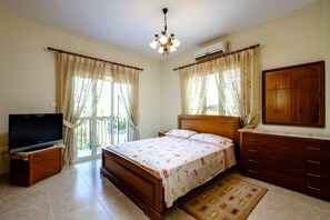 3 chambres, fer et planche à repasser, Wi-Fi gratuit, draps fournis